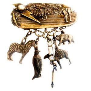 VTG NOAHS ARK OXGOLD BANANA BOB PIN LOTS OF CHARMS